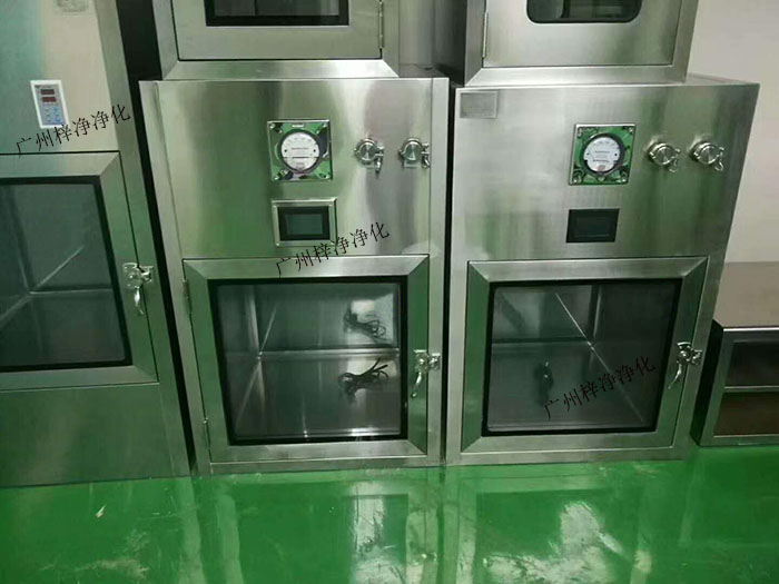 層流傳遞窗適用于需要隔離不同潔凈度級別的房間，如潔凈室與普通房間之間的連接、不同潔凈度級別潔凈室之間的連接等。