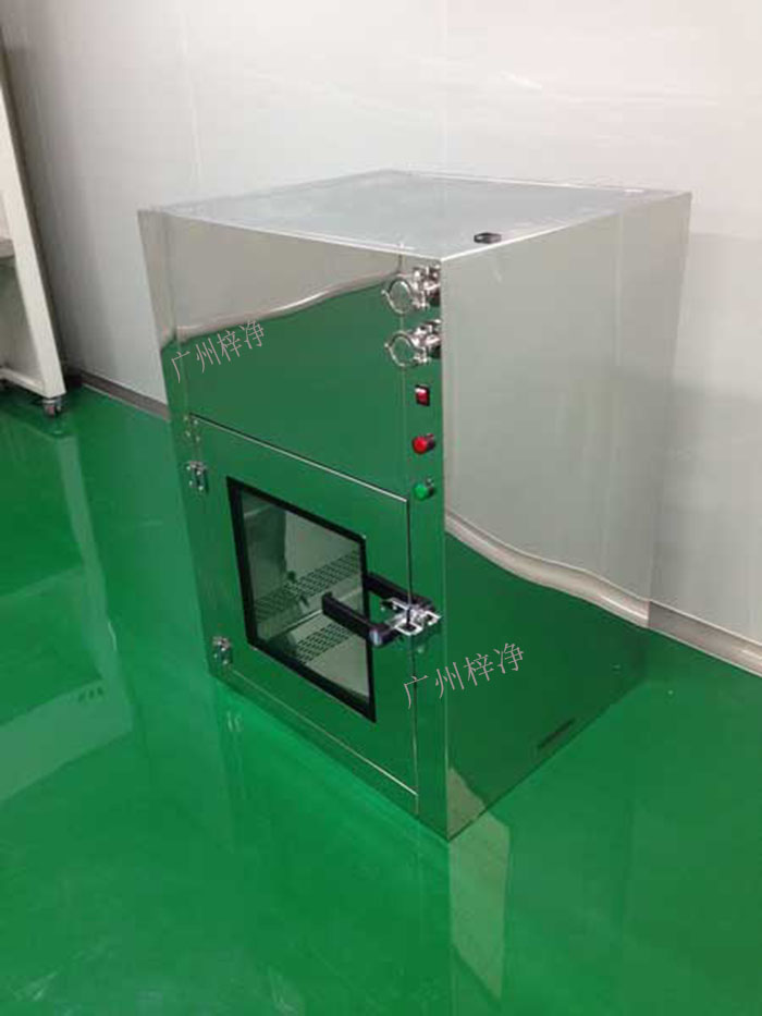 傳遞窗，又稱為隔離傳遞窗、氣閘室等，是一種能夠在不同潔凈度等級(jí)的環(huán)境之間實(shí)現(xiàn)物品和人員安全傳遞的設(shè)備。