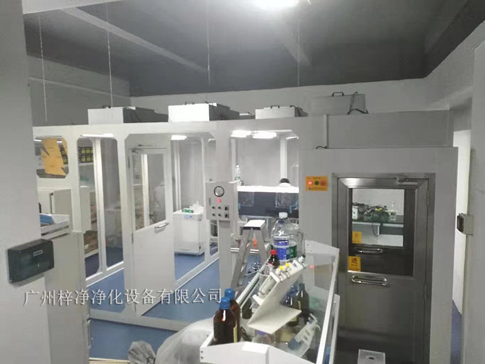風淋室、傳遞窗、潔凈棚在半導體行業(yè)無塵室的要求
